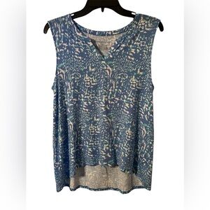 Nottibianche women’s small sleeveless V-neck top! White blue aqua teal